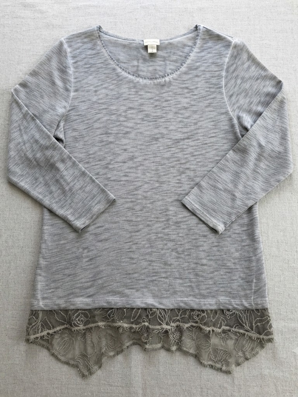 Women’s Lace-Hem Long Sleeve Top - Gray